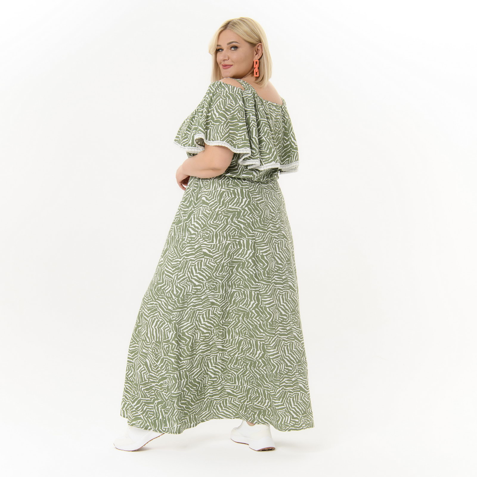 Платье из штапеля с воланом по горловине, принт "оливковые листья"