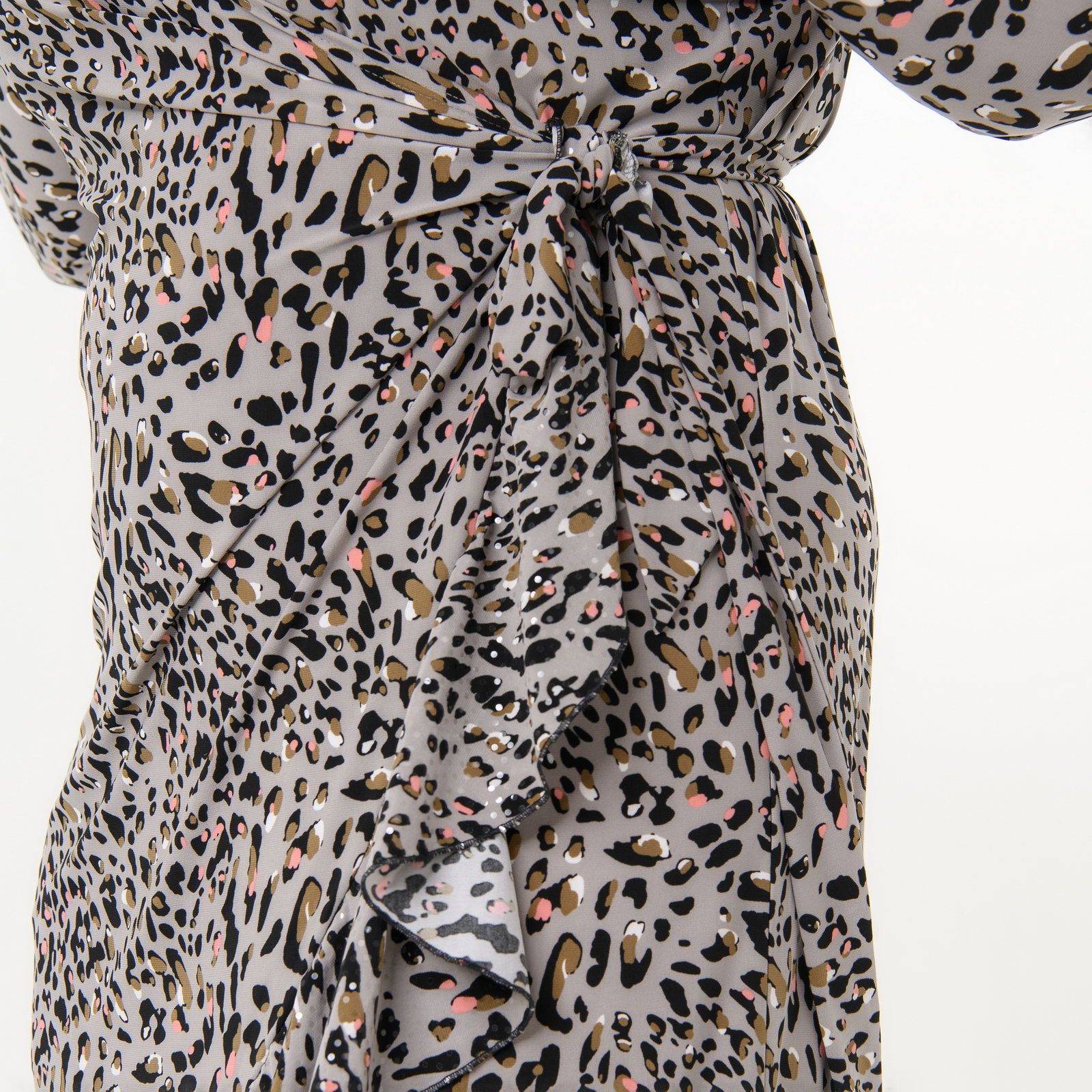 Платье с воланом, из трикотажа - "масло", принт "леопардовый"