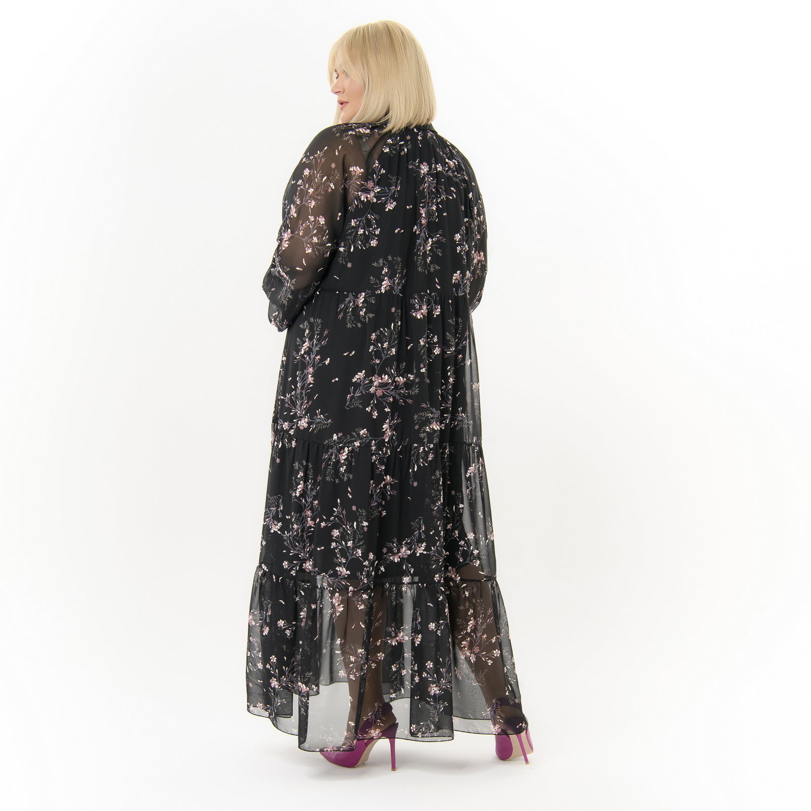 Платье длинное, в стиле 80-х, каскадное, из шифона, принт черный с пудровыми цветами