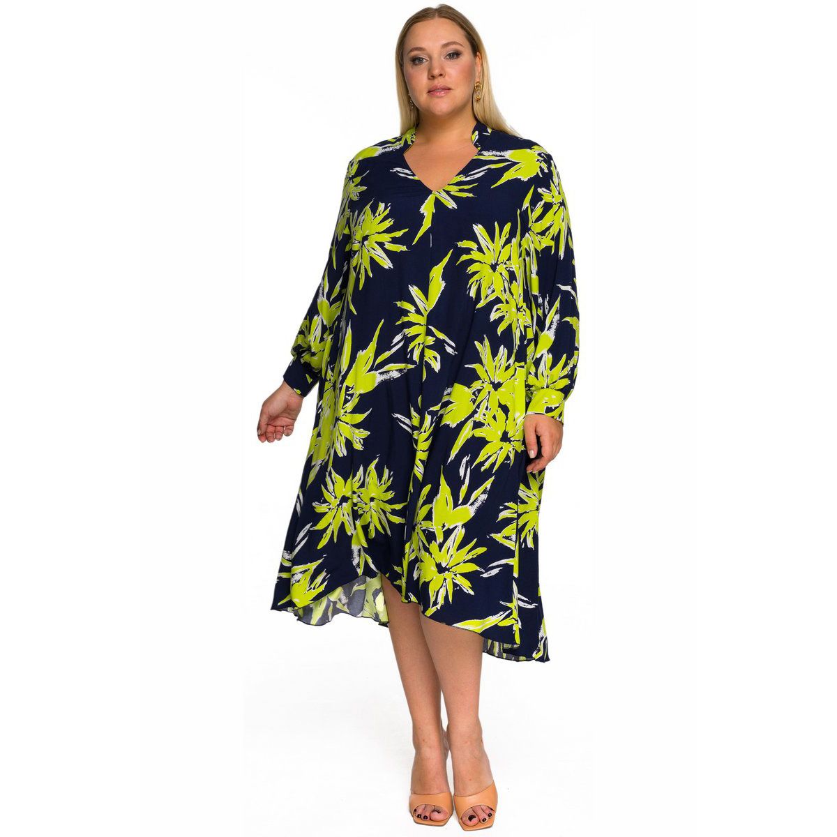 Платье свободное из штапеля, с асимметричной линией низа, принт "тропические листья"